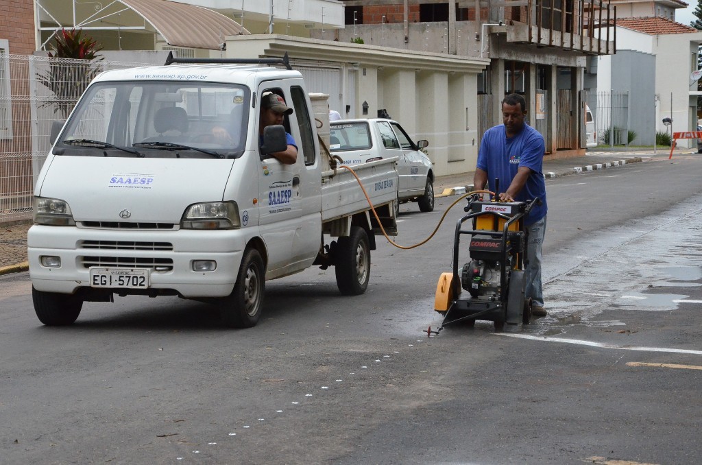 Corte do asfalto iniciou nesta manhã de segunda-feira