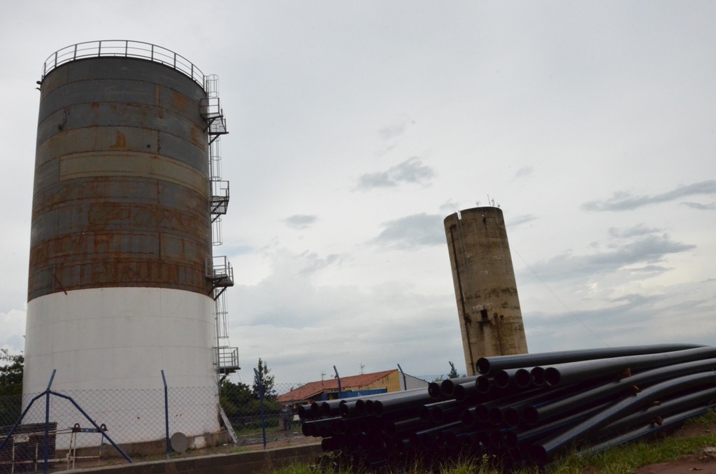 Reservatório e tubulação da nova adutora